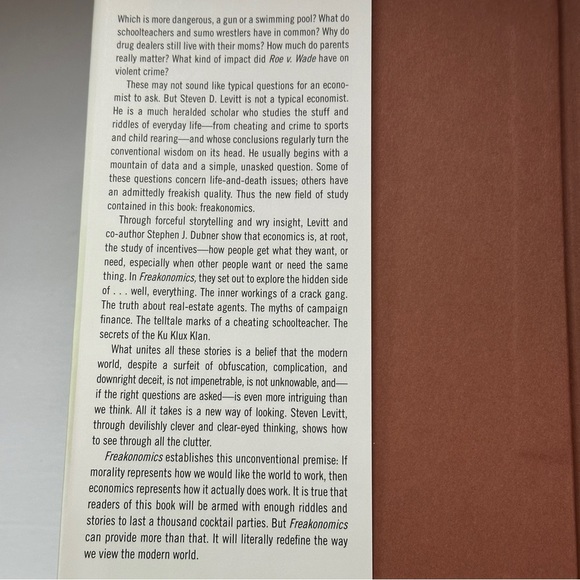 Freakonomics by Steven D. Levitt & Stephen J. Dubner | Economics| Hardcover Book - Picture 6 of 13